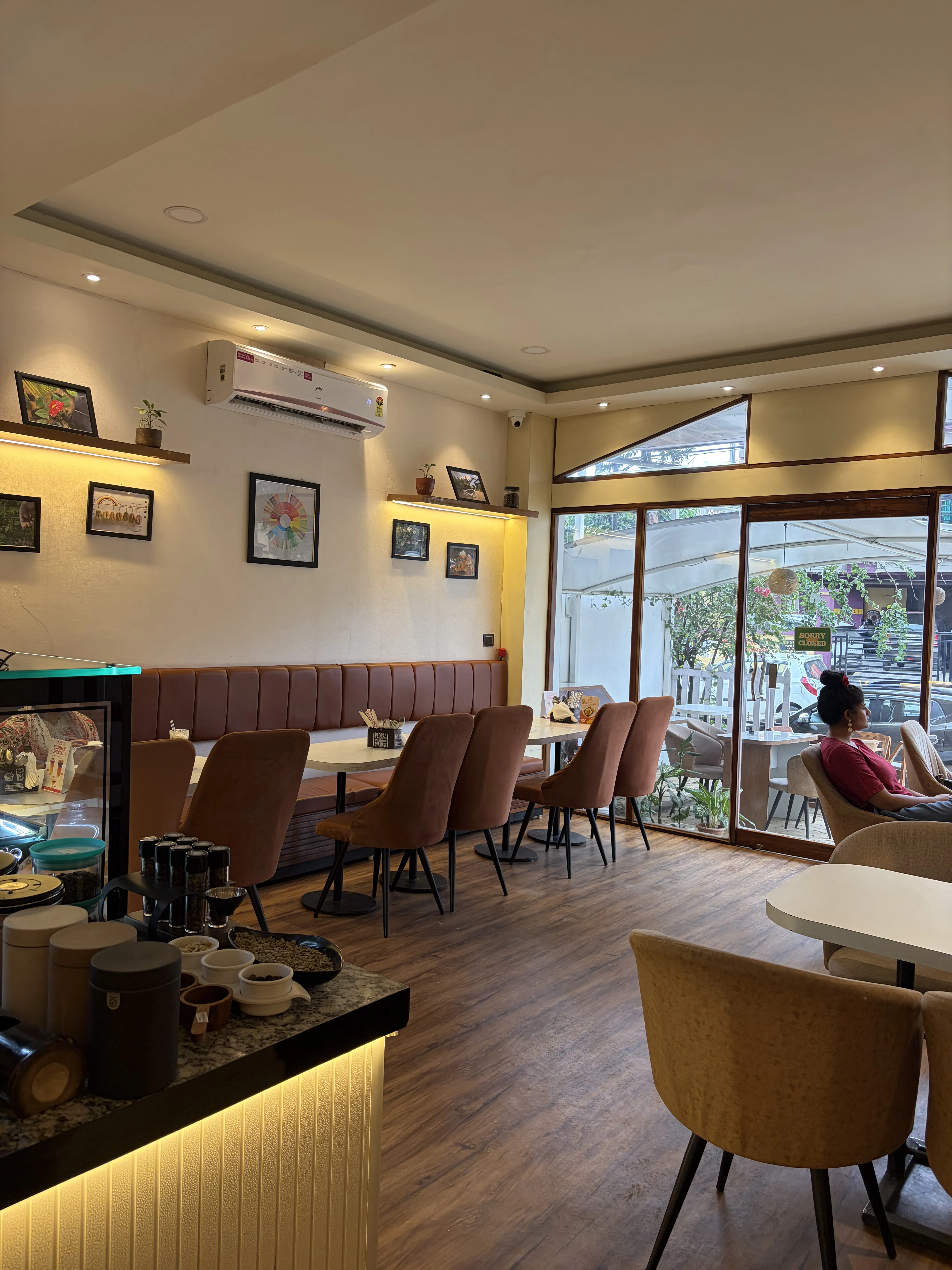 Instagram post Cafe Vibe